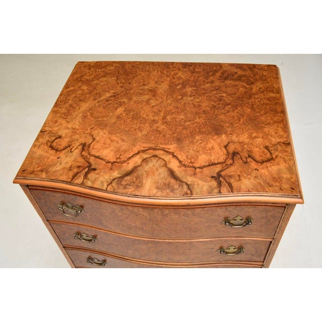 Wood Burr Walnut Serpentine Chest of Drawers, 1930s For Sale - Image 7 of 10