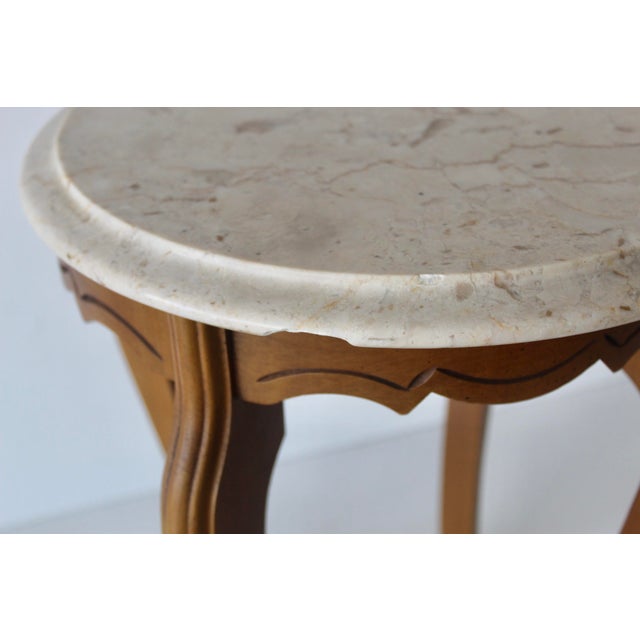 Queen Anne-Style Italian Marble Top Side Table Carved Wood Legs Detail Vintage Mid-Century For Sale In Miami - Image 6 of 14