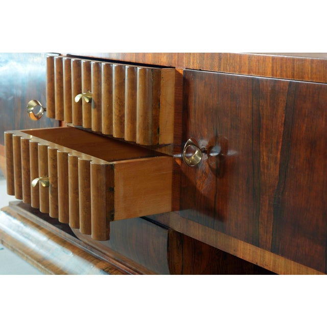 Art Deco Italian Sideboard in Walnut Burl, Maple and Dark Wood Veneer with Glass, 1940s For Sale - Image 4 of 9