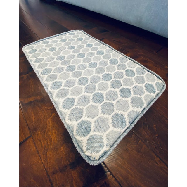 Blue Stout Edgar Glacier Dog Pet Bed / Little Dog For Sale - Image 8 of 8