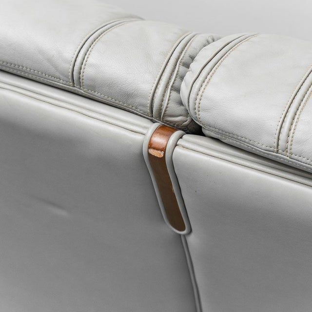 Vintage Three-Seater Sofa in Leather and Wood, 1950s For Sale - Image 13 of 14