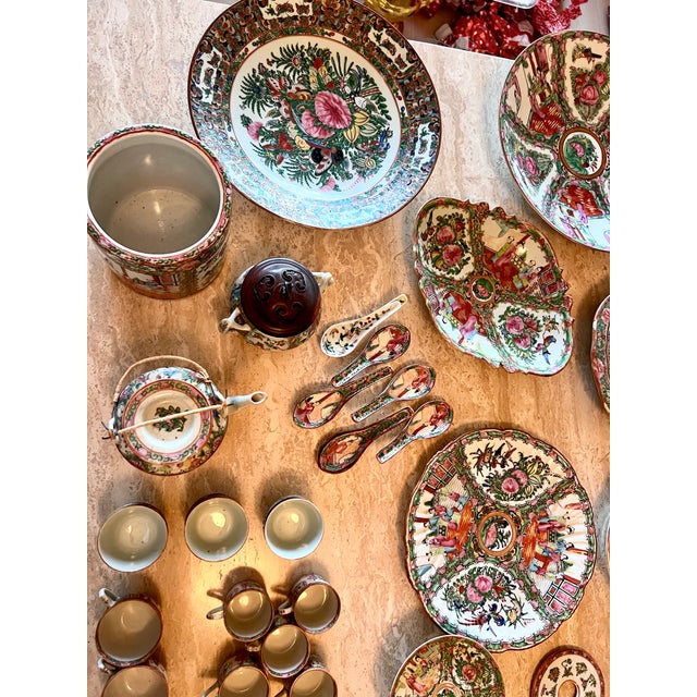 Chinese Large Vintage Chinese Export Rose Medallion Porcelain Collection – 188-Piece Estate Set For Sale - Image 3 of 17