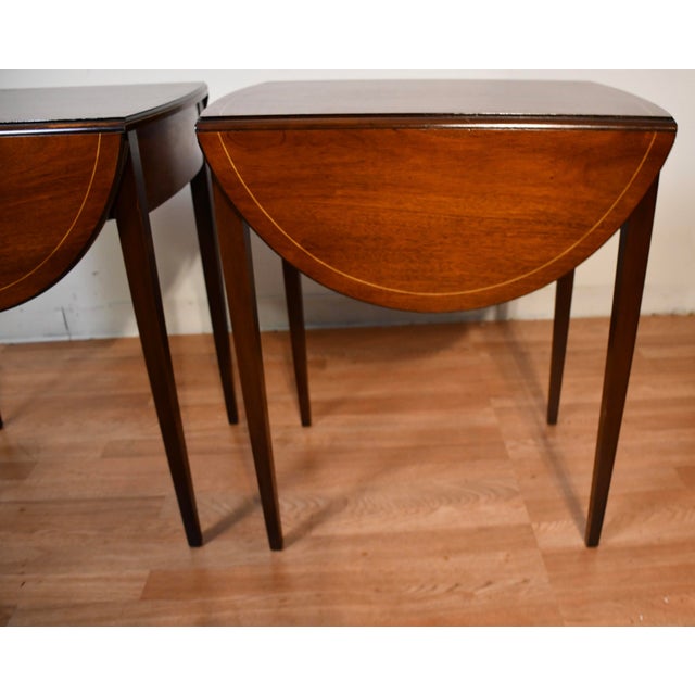 1920 Pair of English Hepplewhite Mahogany & Satinwood Inlay Pembroke Side Tables / End Tables For Sale - Image 16 of 18