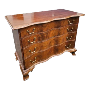 18th Century Chippendale Oxbow Chest of Drawers