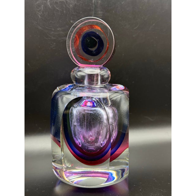 Mid 20th Century Murano-Style Multicolor Faceted Art Glass Perfume Bottle With Stopper For Sale In Seattle - Image 6 of 12
