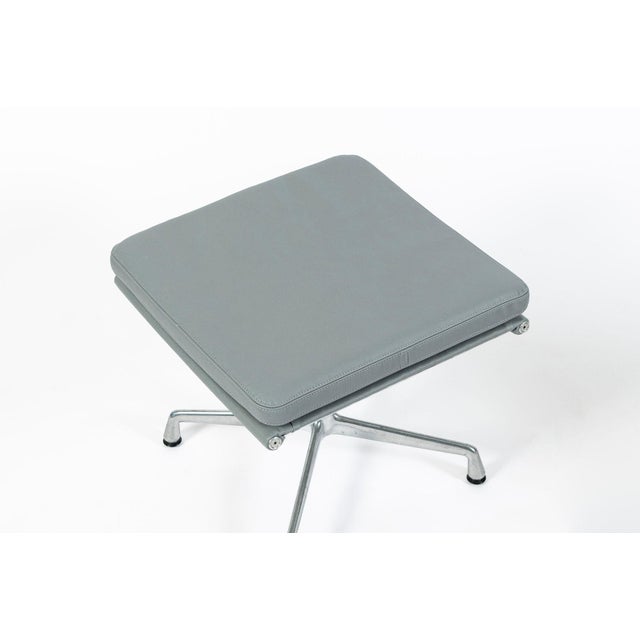 Eames Soft Pad Recliner With Ottoman for Herman Miller, Gray Leather Aluminum Group For Sale - Image 17 of 18