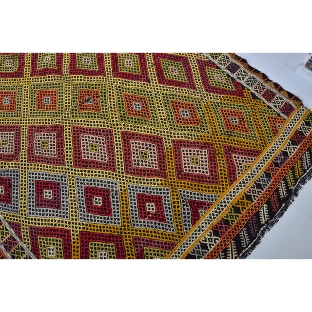 Mid-20th Century Anatolian Cicim Kilim Rug - Boho Chic Geometric Tribal Area Rug For Sale In Phoenix - Image 6 of 10