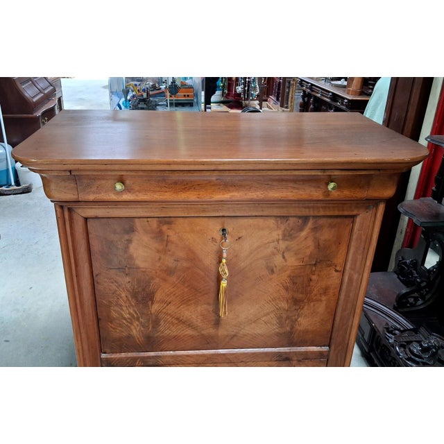 19th Century Louis Philippe Secretary Desk in Walnut For Sale - Image 4 of 7