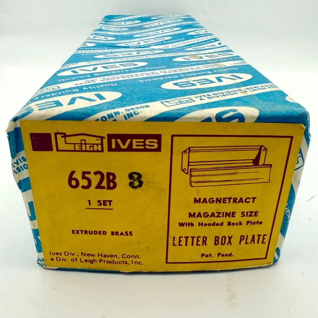 Vintage 1968 Ives Solid Brass Magnetract Letter Box Plate, Nos For Sale In New York - Image 6 of 8