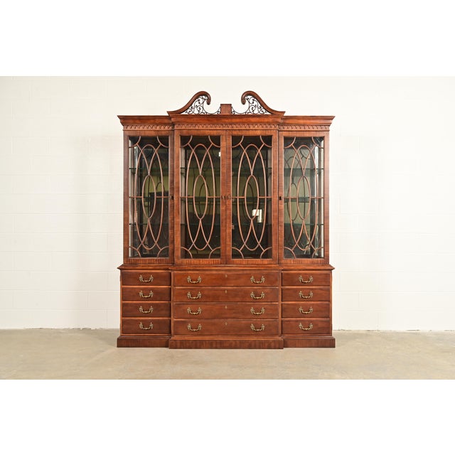 Henredon Georgian Carved Mahogany Lighted Breakfront Bookcase Cabinet For Sale - Image 17 of 17