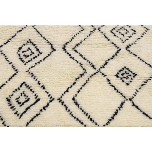 Small Moroccan Rug - 03'00 X 04'07 For Sale - Image 4 of 7