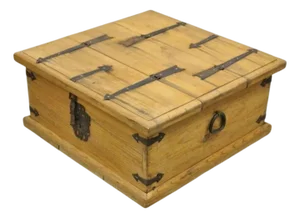 Late 20th Century Farmhouse Renaissance Style Mexican Double Lid Wooden Coffee Table Storage Trunk