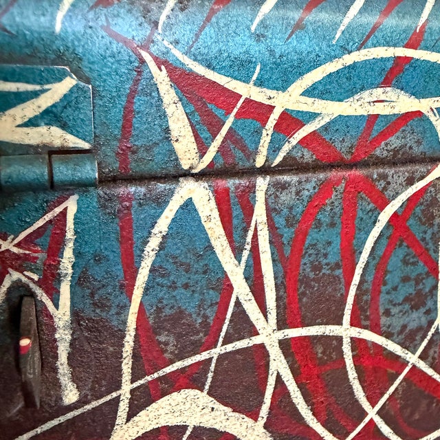 Vintage American Folk Art Toolbox For Sale - Image 15 of 18