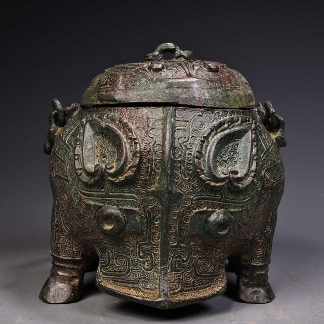 Late 19th Century Bronze Ritual Vessel With Handle and Lid For Sale - Image 10 of 10