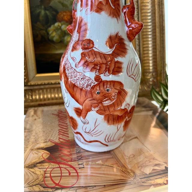 Vintage Chinese Porcelain Vase With Red Foo Lions For Sale - Image 13 of 14