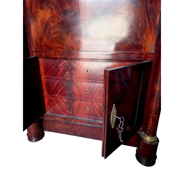 Wood Empire Secretaire in Corinthian Bronze Gilded with Mercury, 1810 For Sale - Image 7 of 18