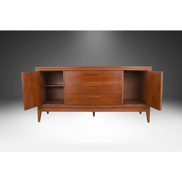 Mid-Century Modern Mid Century Walnut Credenza Dresser Bassett For Sale - Image 3 of 13