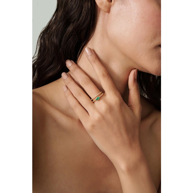 Modern 2.47Ct Emerald & Diamond Double Band Ring in 14k Yellow Gold Size 6 For Sale - Image 9 of 16