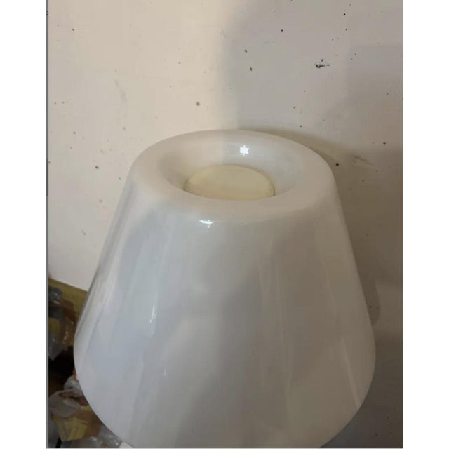 Guzzini White Lacquered Table Lamp by Guzzini, 1970s For Sale - Image 4 of 8