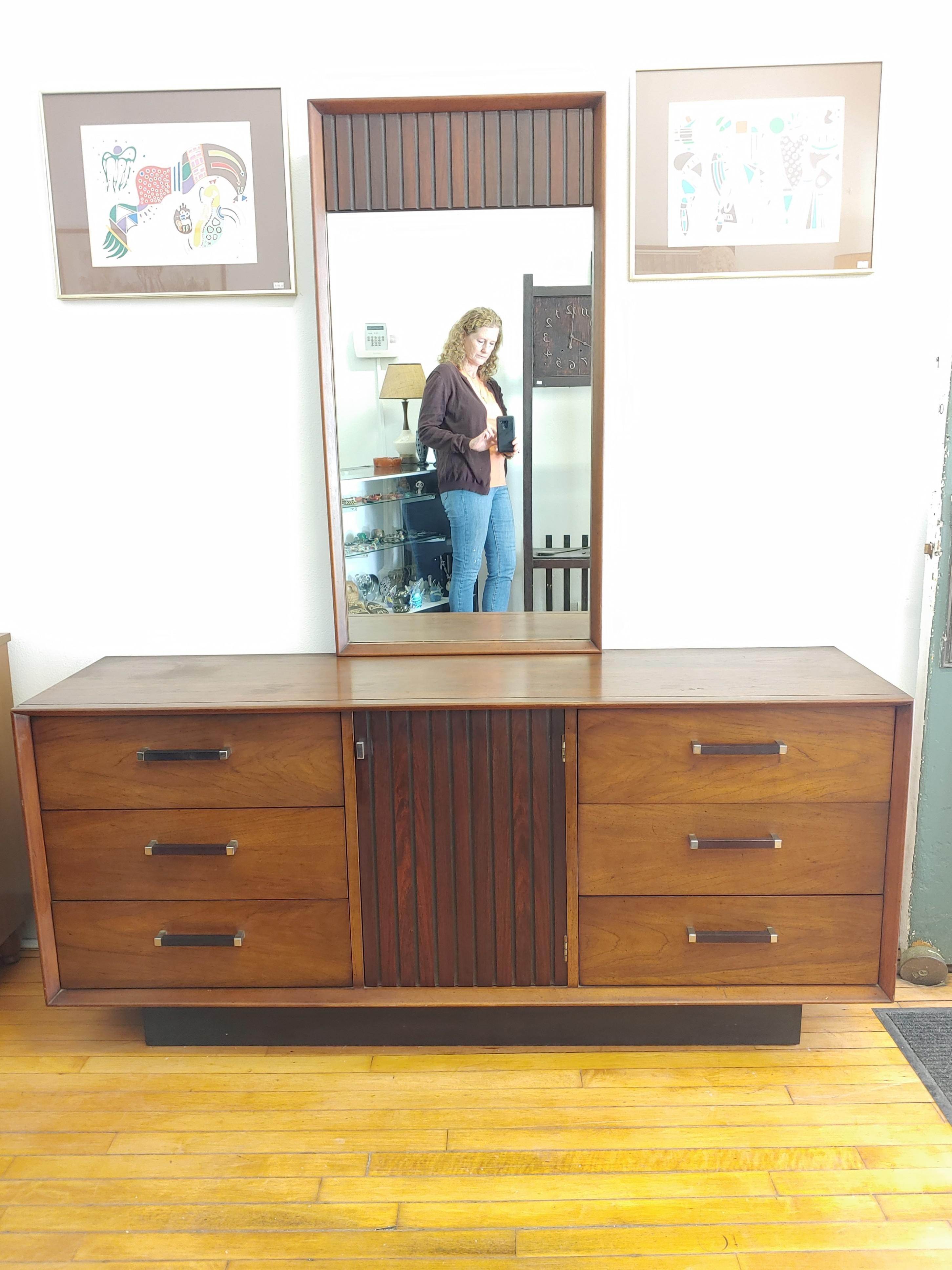 Vintage lane dresser with mirror