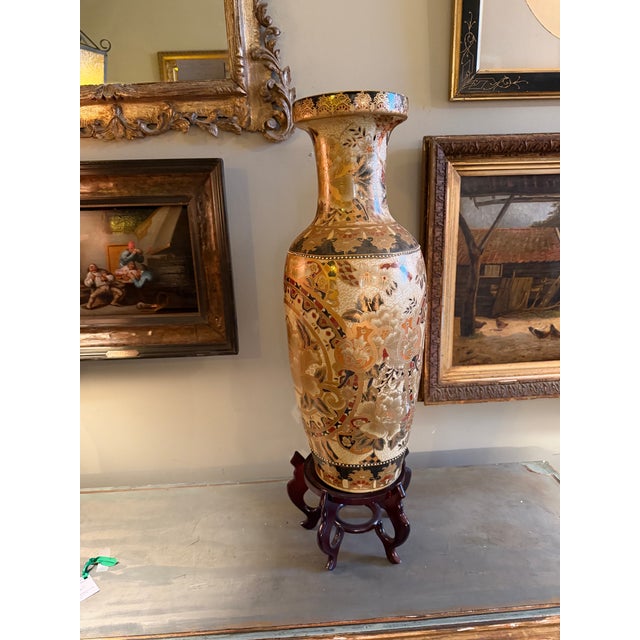 Vintage Chinese Satsuma Style 23.5" Porcelain Vase on Stand For Sale In Minneapolis - Image 6 of 12