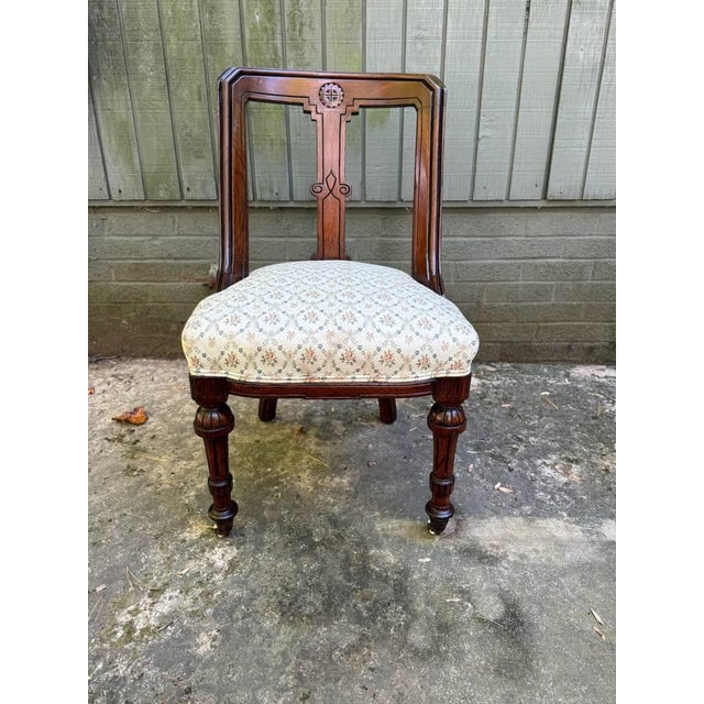 Early 20th Century Victorian Gondola Style Side Chair It features the top rails, sides and central splats with carved...