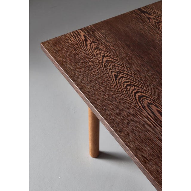 Scandinavian Modern Coffee Table in Wenge & Oak attributed to Hans J. Wegner for Andreas Tuck, 1950s For Sale - Image 6 of 15