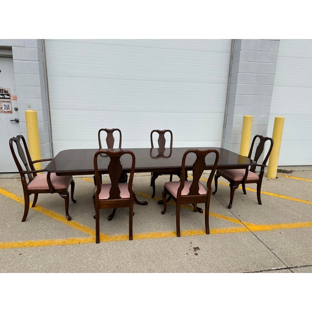 1970s Ethan Allen Court Dining Room Table & 6 Chairs Set of