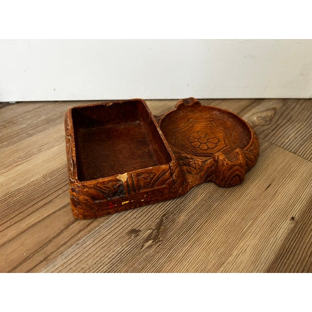 Faux-bois cigarette box and ashtray combination piece from around the 1940s. • Material: Cast molded wood-composite /...