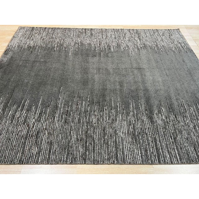 Textile 8x10 Tessa Maya Gray Solid Field Geometric Modern Hand Knotted Wool Carpet Rug For Sale - Image 7 of 7
