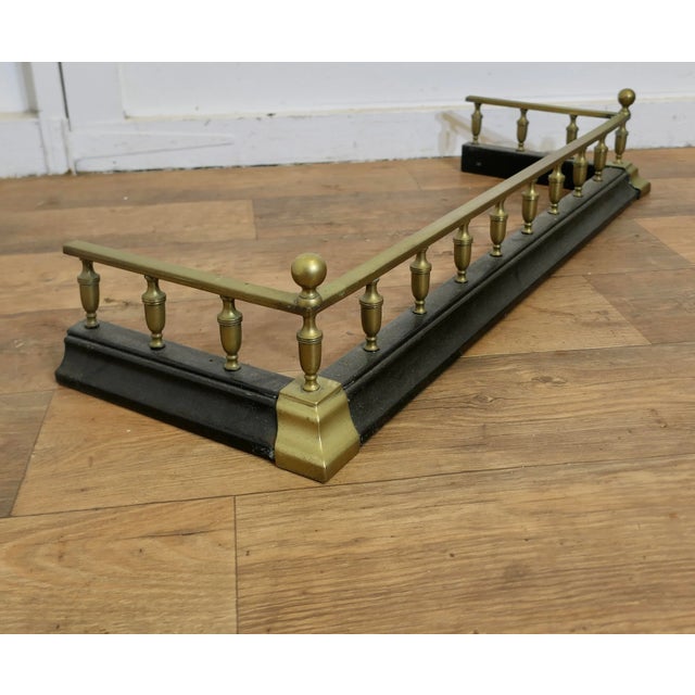 Victorian Brass and Iron Fender This is an attractive Victorian Brass and Iron Fender it has square reinforced brass...
