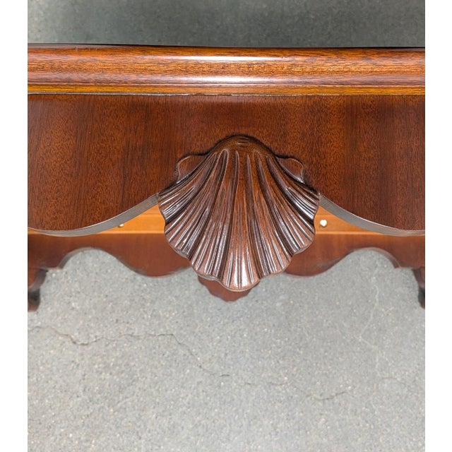 This is a Kindel Furniture high quality Mahogany Tea Table. It is both large and impressive but also very practical and...