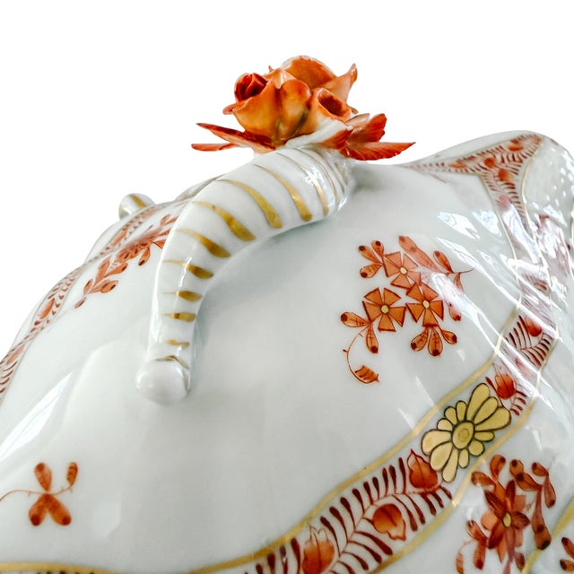 Herend Chinese Bouquet Rust Gravy Boat With Attached Plate & Lid and Rose Finial For Sale - Image 12 of 14