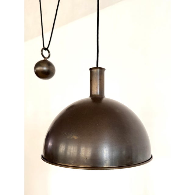 Gold Early Adjustable Double Counterweight Pendant in Brass by Florian Schulz, 1970s For Sale - Image 8 of 18