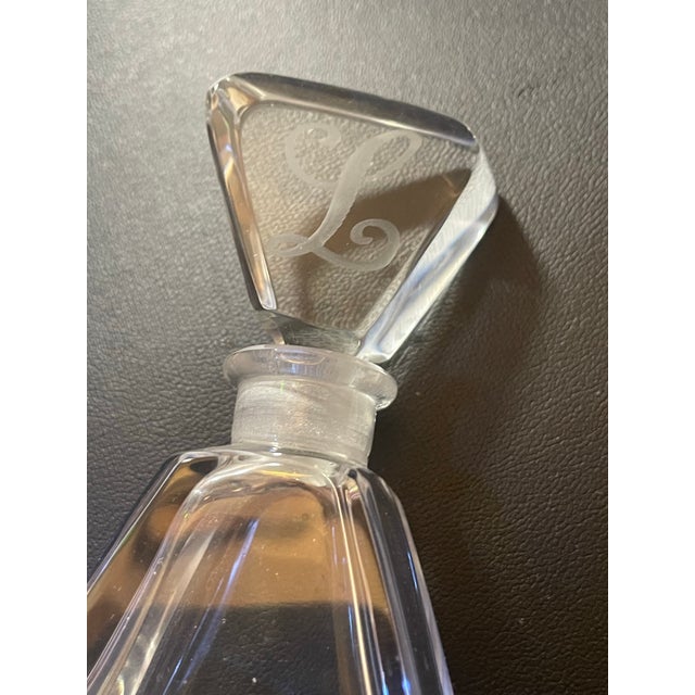 René Lalique 1940s Art Deco Glass Perfume Bottle in the Style of Lalique Glass For Sale - Image 4 of 6