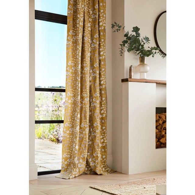 Timeless beauty meets an endless summer in Onni‚Äôs pretty clover strewn meadow. A hand stitched feel alludes to its...