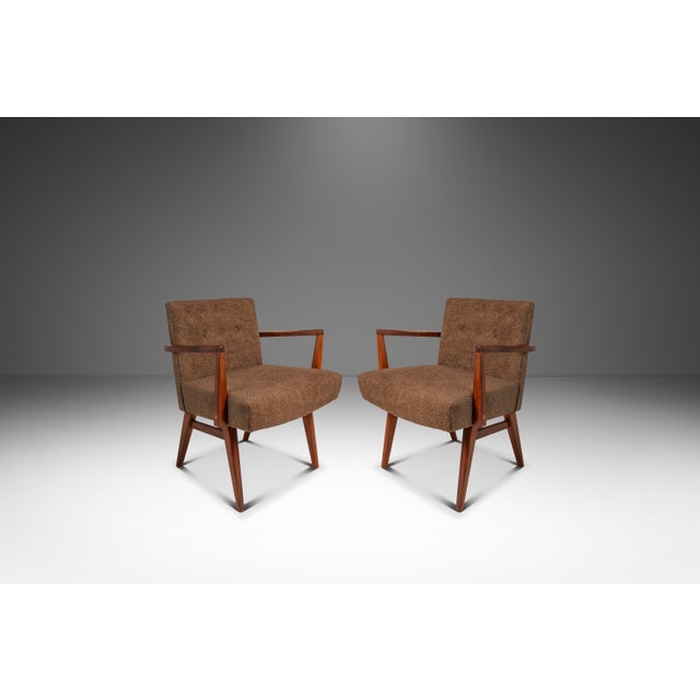 Jens Risom Set of Four (4) Rare Mid-Century Modern Model C-108 Armchairs in Walnut & Brown Bouclé Attributed to Jens Risom for Jens Risom Design, Usa, C. 1950s For Sale - Image 4 of 17