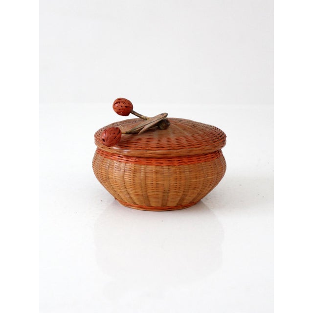 Chinese Vintage Chinese Lidded Basket With Swing Berry Finial For Sale - Image 3 of 14