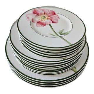 Late 20th Century Villeroy & Boch "Flora" Pattern Dinnerware Set- 17 Pieces For Sale