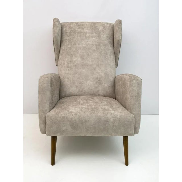 Mid-Century Italian Modern Velvet Winged Armchair by Gio Ponti for Cassina, 1950s For Sale - Image 10 of 10