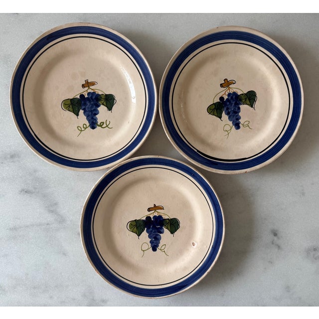 Set of 9 Lamas Ceramiche Grape Design Pottery Dinner Plates For Sale In Austin - Image 6 of 14