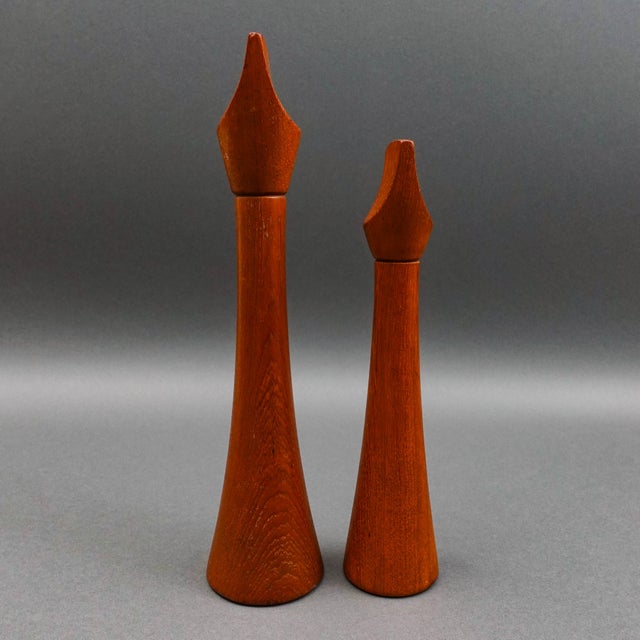 Mid 20th Century Vintage Dansk Jens Quistaard Denmark Teak Wood Salt & Pepper Mill Set - a Pair For Sale - Image 5 of 10
