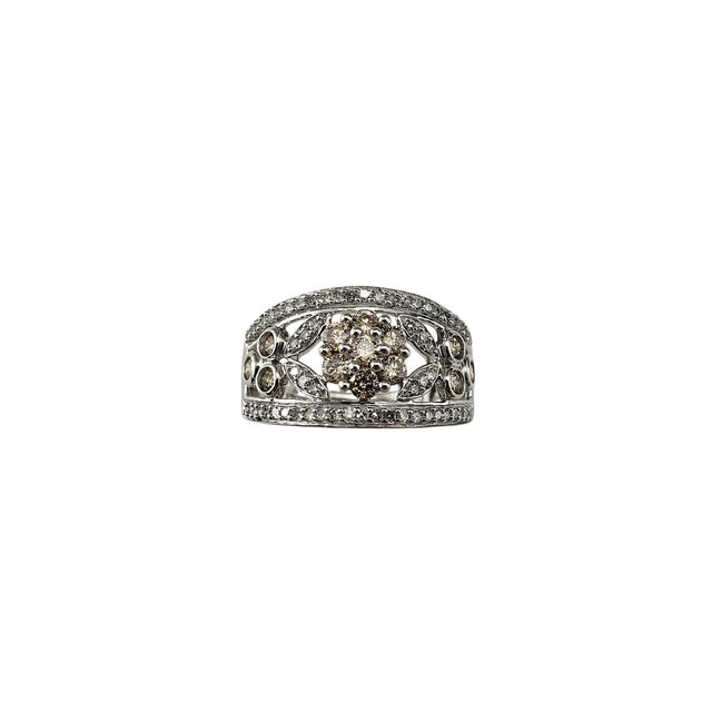 Contemporary Late 20th Century 14 Karat White Gold Diamond Floral Band Ring Size 9 For Sale - Image 3 of 8