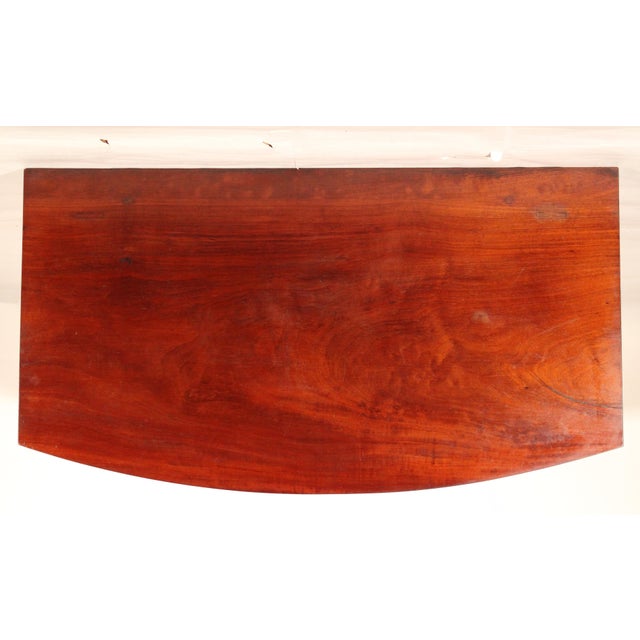 Late 18th Century American Federal Feathered Birch and Mahogany Bow Front Chest of Drawers For Sale - Image 5 of 12