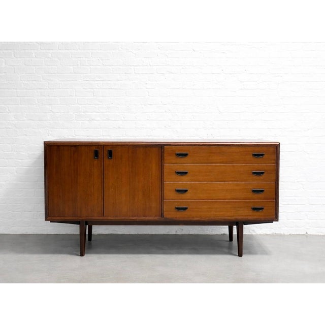 Mid Century Danish Rosewood Credenza | Sideboard Dresser, Denmark, C. 1960s For Sale In New York - Image 6 of 14