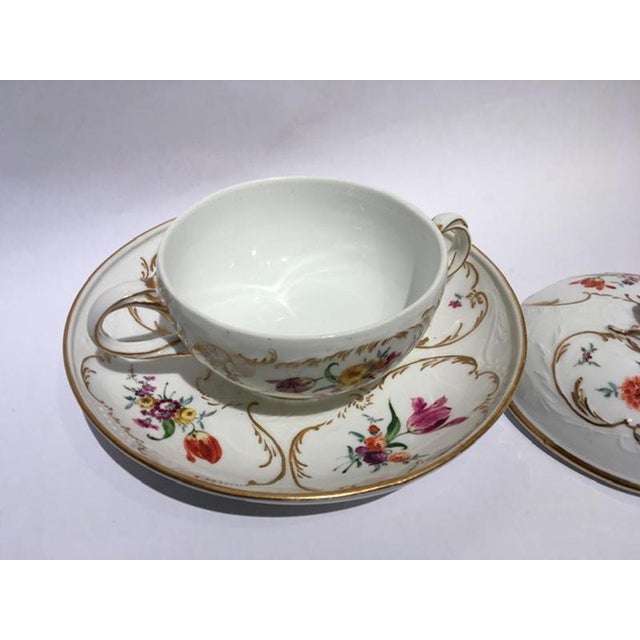 Mid-19th Century Golden Porcelain Covered Cup from Meissen, Set of 3 For Sale - Image 6 of 18