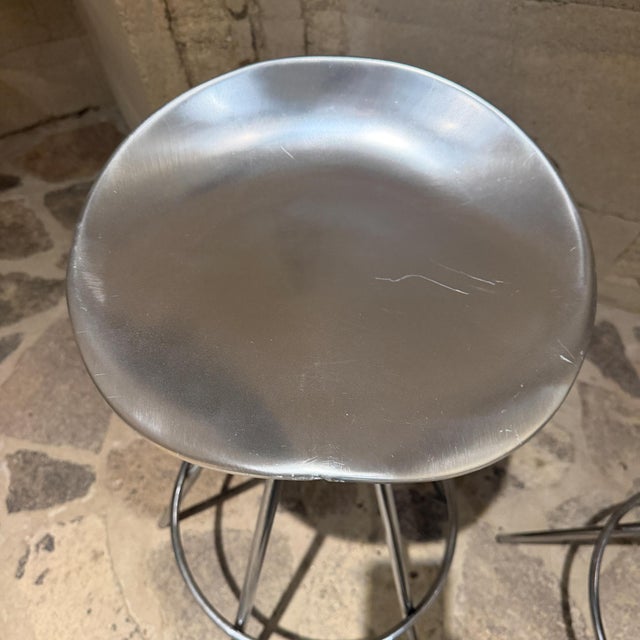 Modern Jamaica Bar Stool Pepe Cortes for Amat-3 Aluminum Post-Modern For Sale - Image 3 of 17