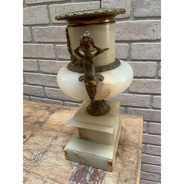 Antique French Medallie d'Argent Vincenti Mantel Clock and 2 Candelabras - Garniture Set For Sale - Image 9 of 12