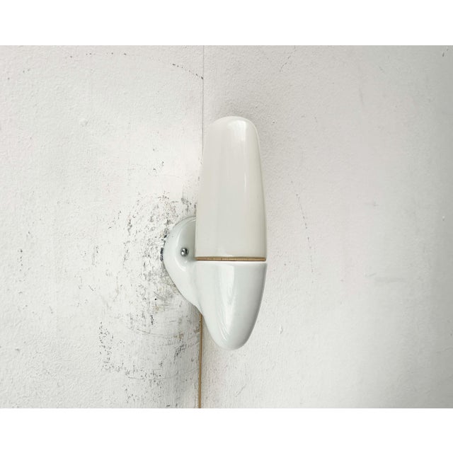 Mid-Century Modern Mid-Century Modern German Ceramic 6065 Sconce by Wilhelm Wagenfeld for Lindner, 1950s, Set of 2 For Sale - Image 3 of 18