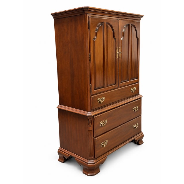 Ethan Allen Georgian Court Cherry Wood Gentleman’s Chest Elegant Ethan Allen gentleman’s chest from the Georgian Court...
